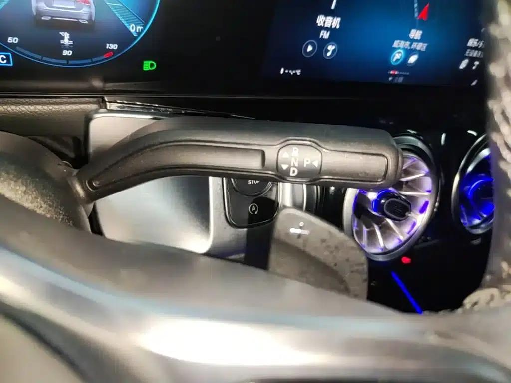 2022 Mercedes-Benz GLB 220 4MATIC — миниатюра 14