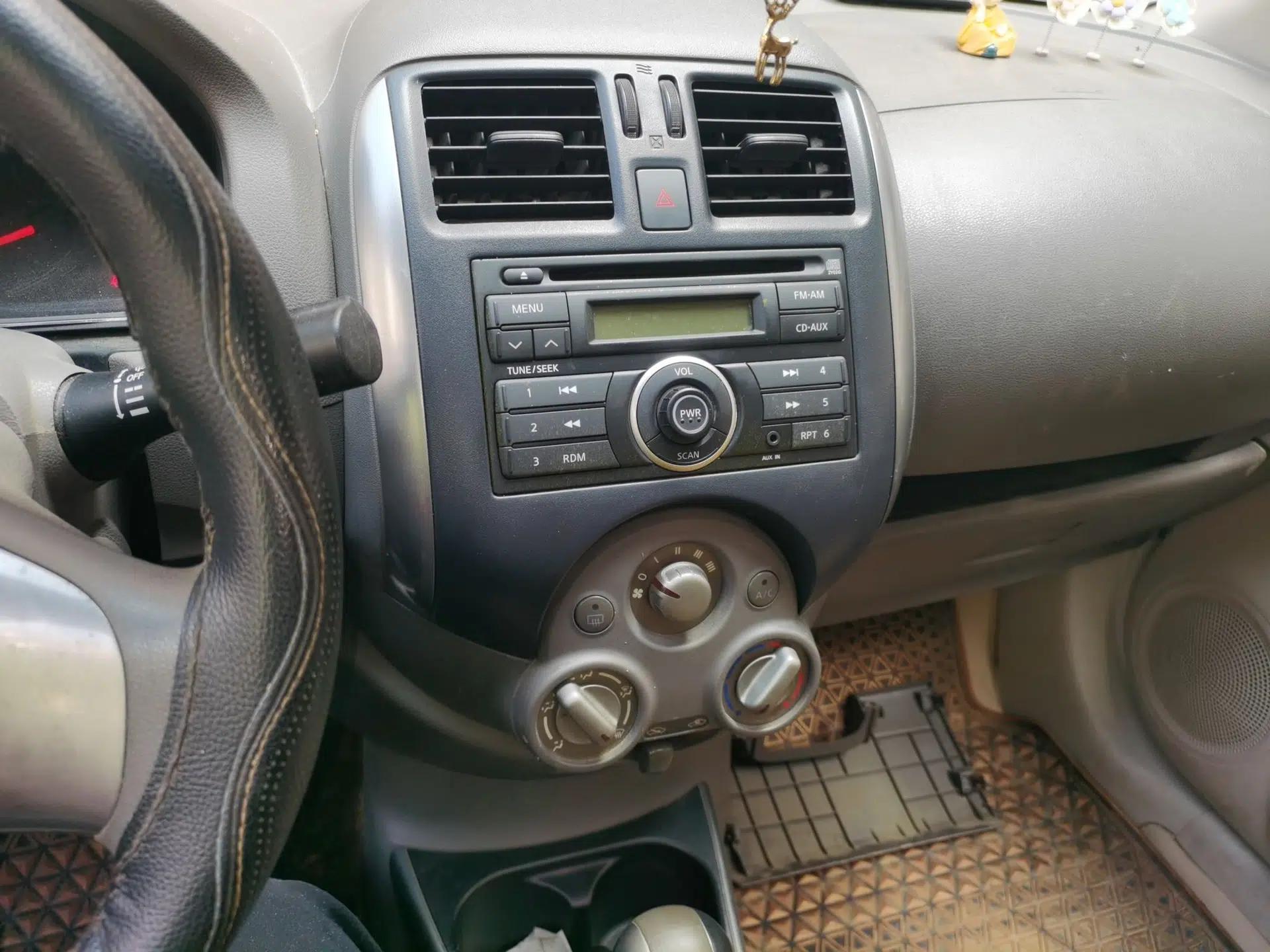 Nissan Sunny 2011 1.5XL CVT Luxury Edition — миниатюра 13