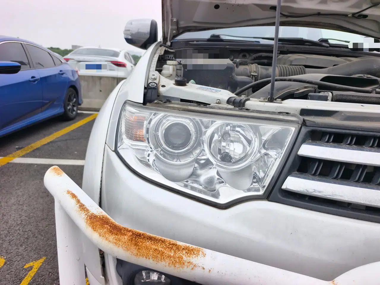 Mitsubishi Pajero Sport 2013 3.0L Automatic 4x4 Executive Edition — миниатюра 7