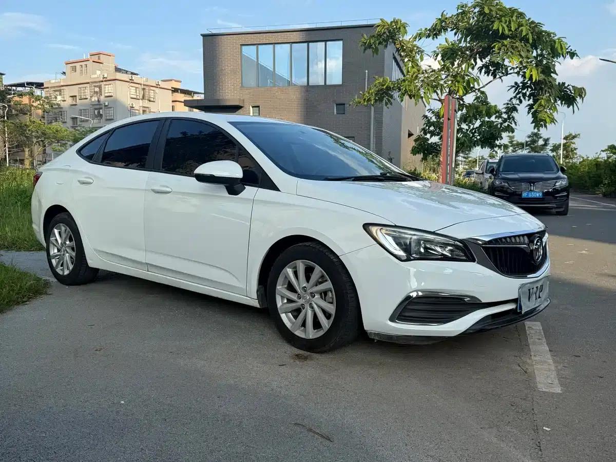 Buick Verano 2018 Sedan 15S Automatic Entry-Level — миниатюра 3