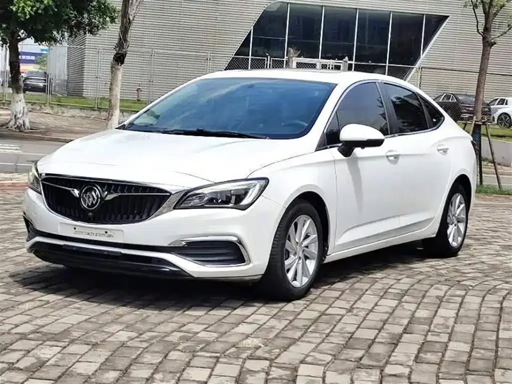 Buick Verano 2018 Sedan 15S Automatic Entry-Level — миниатюра 1