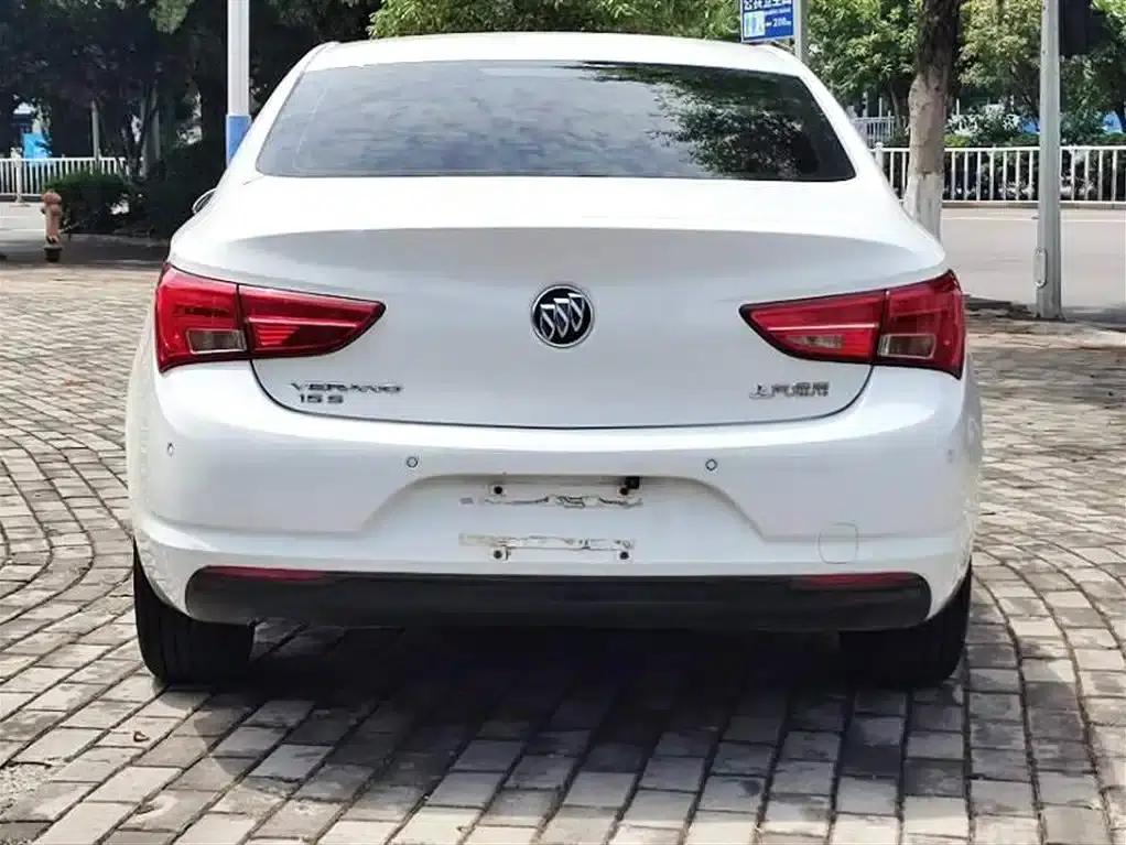 Buick Verano 2018 Sedan 15S Automatic Entry-Level — миниатюра 5