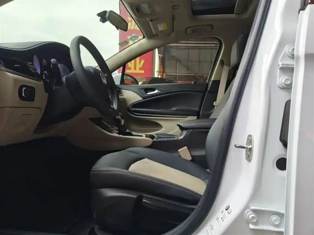 Buick Verano 2018 Sedan 15S Automatic Entry-Level — миниатюра 7
