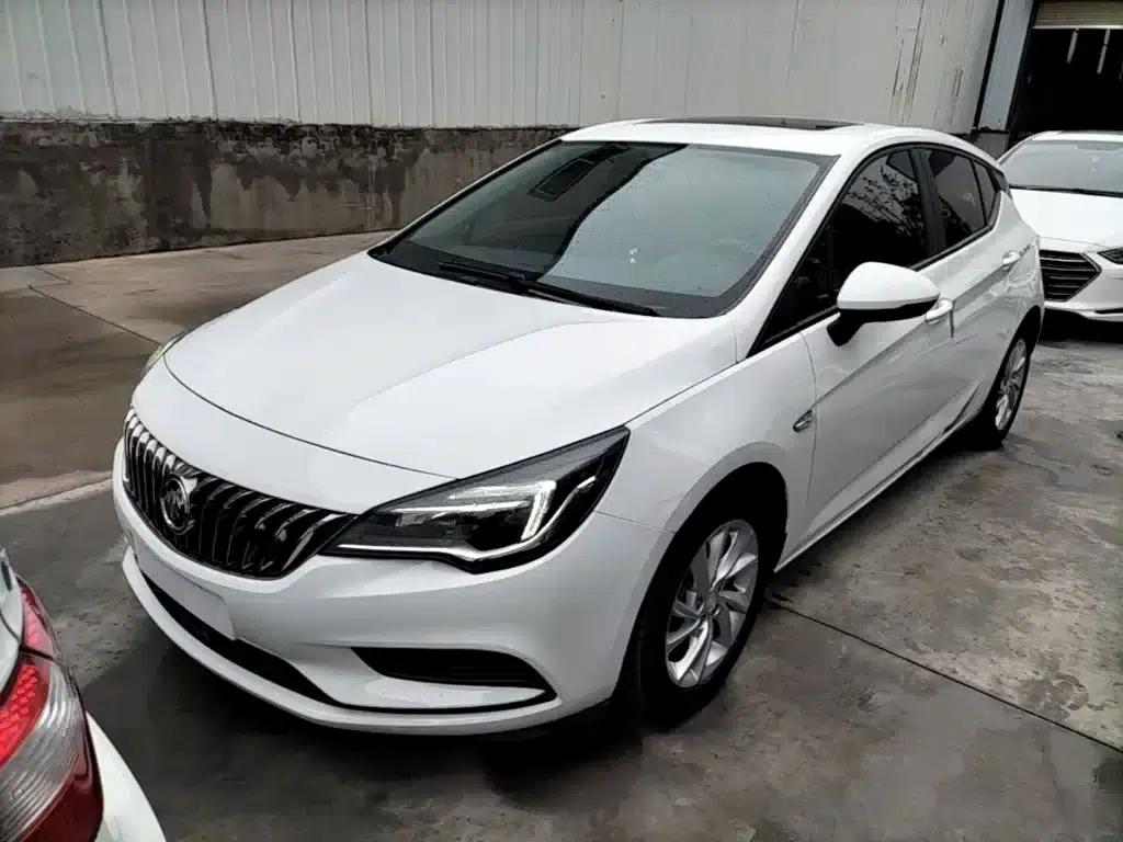 Buick Verano 2016 Hatchback 15S Automatic Entry-Level — миниатюра 1