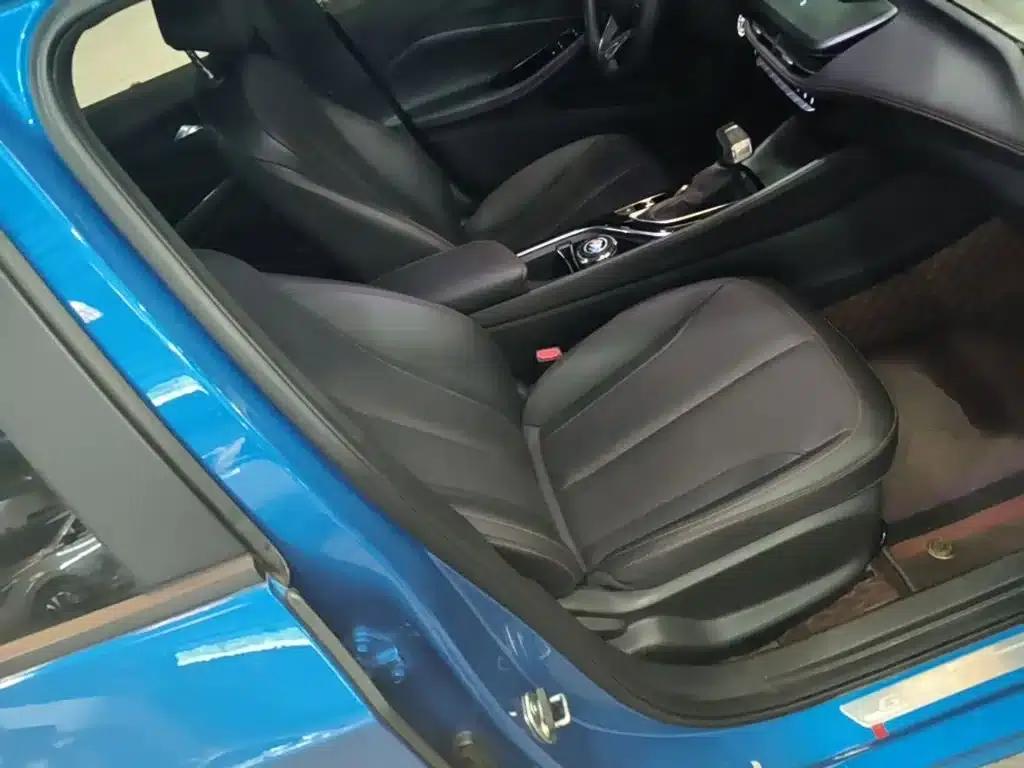 2023 Buick Verano Pro GS Hunter Edition — миниатюра 25