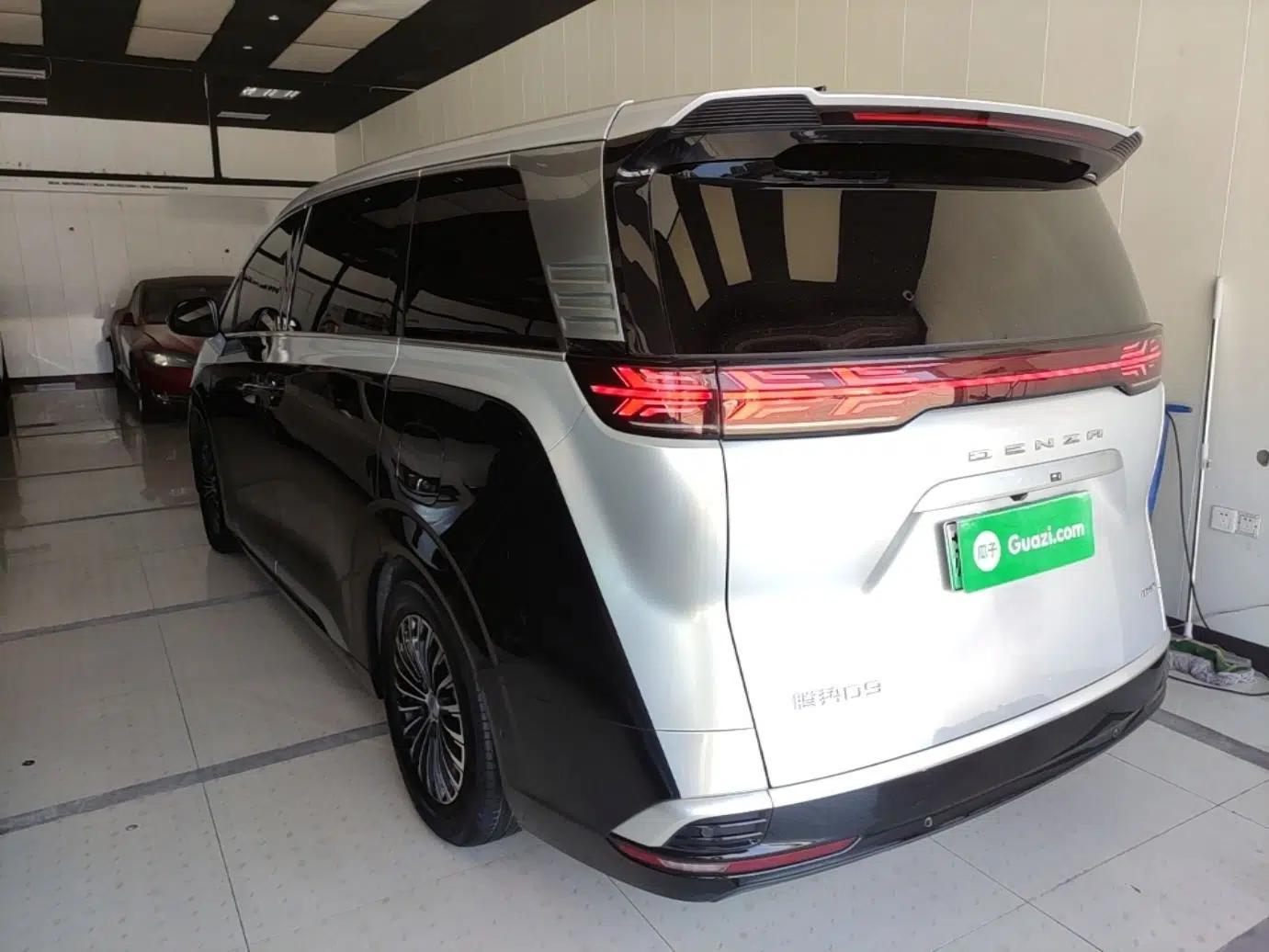 Denza D9 2024 DM-i 980 Four-Wheel Drive Flagship Model — миниатюра 4