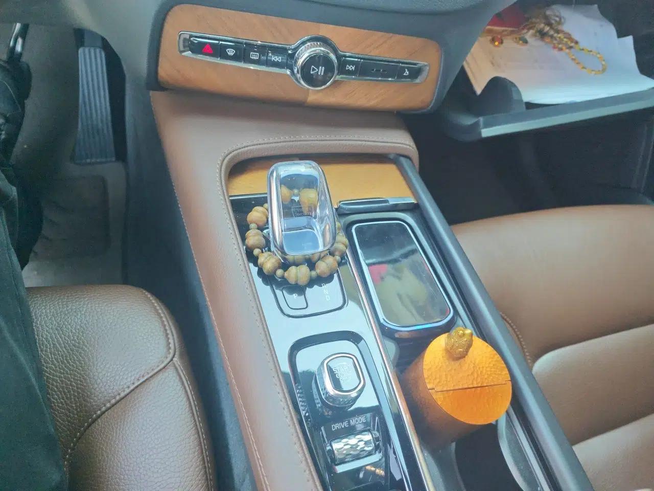 Volvo XC90 2021 B6 Zhiyi Luxury Edition 7-Seater — миниатюра 14