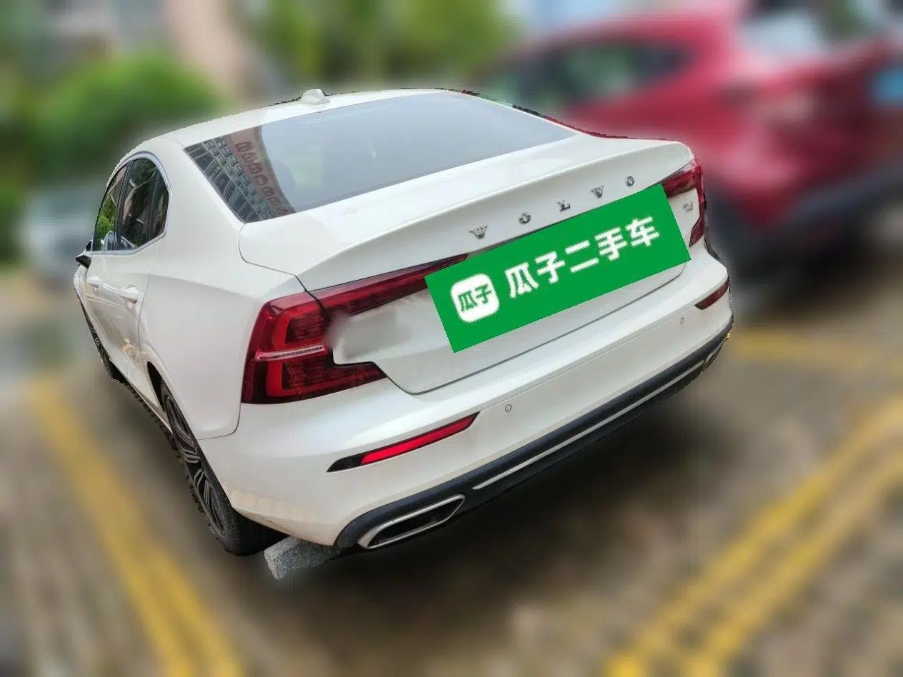 Volvo S60 2021 T4 Zhiyuan Luxury Edition — миниатюра 4