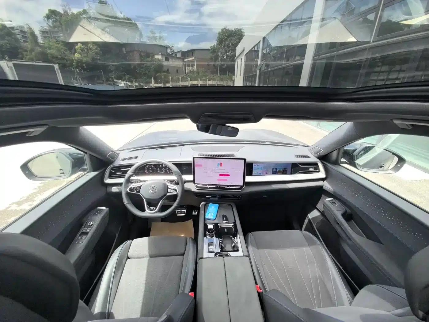2025 Teramont Pro 450TSI 4WD Summit Edition — миниатюра 5