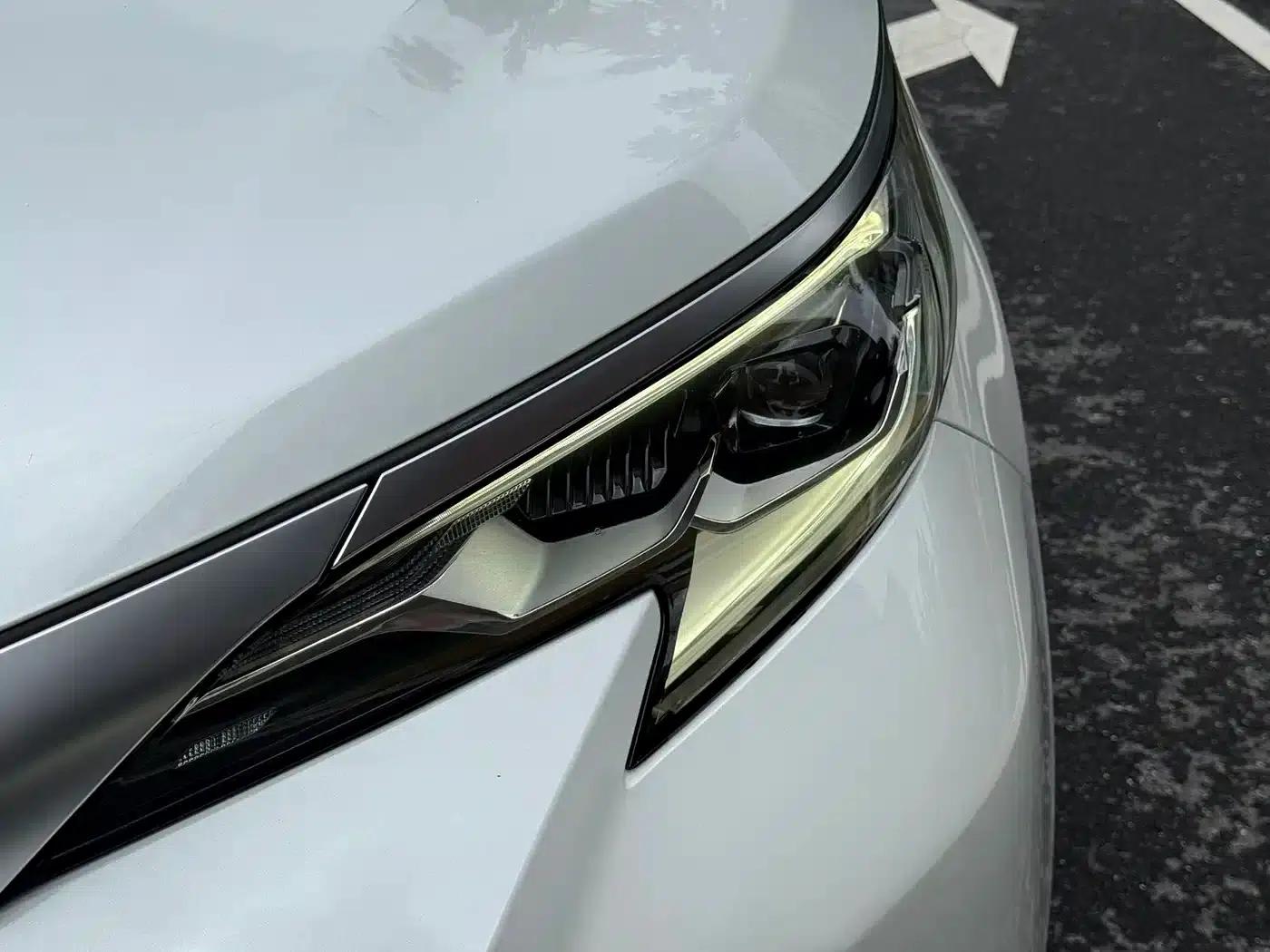 2021 Sienna 2.5L Hybrid Premium Edition — миниатюра 6