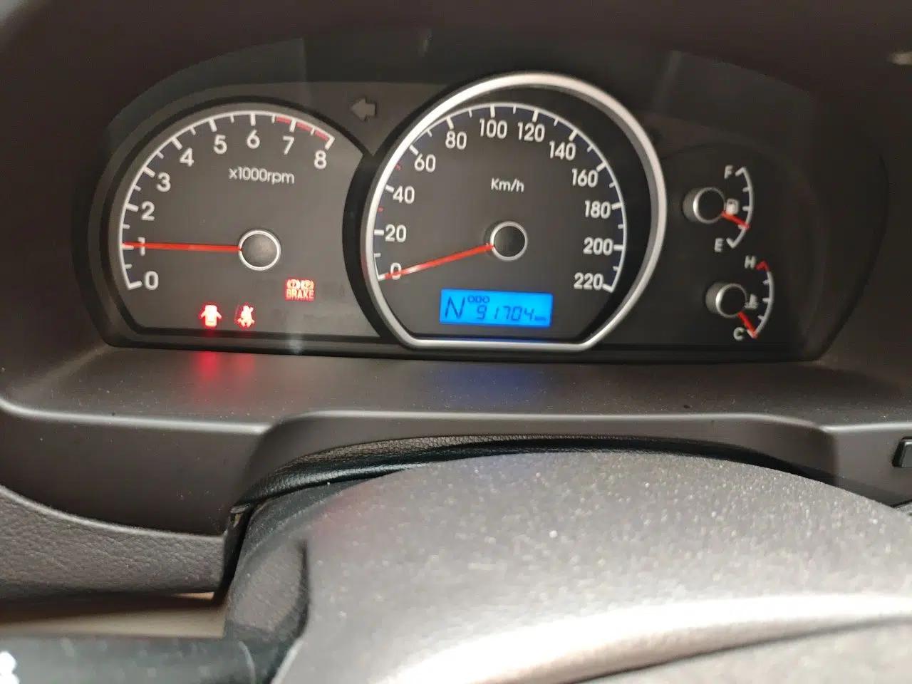 Hyundai Celesta 2011 1.6L Automatic Comfort Edition — миниатюра 12