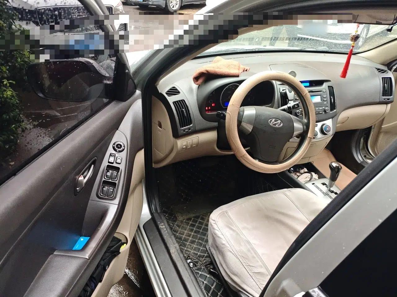 Hyundai Celesta 2011 1.6L Automatic Comfort Edition — миниатюра 16