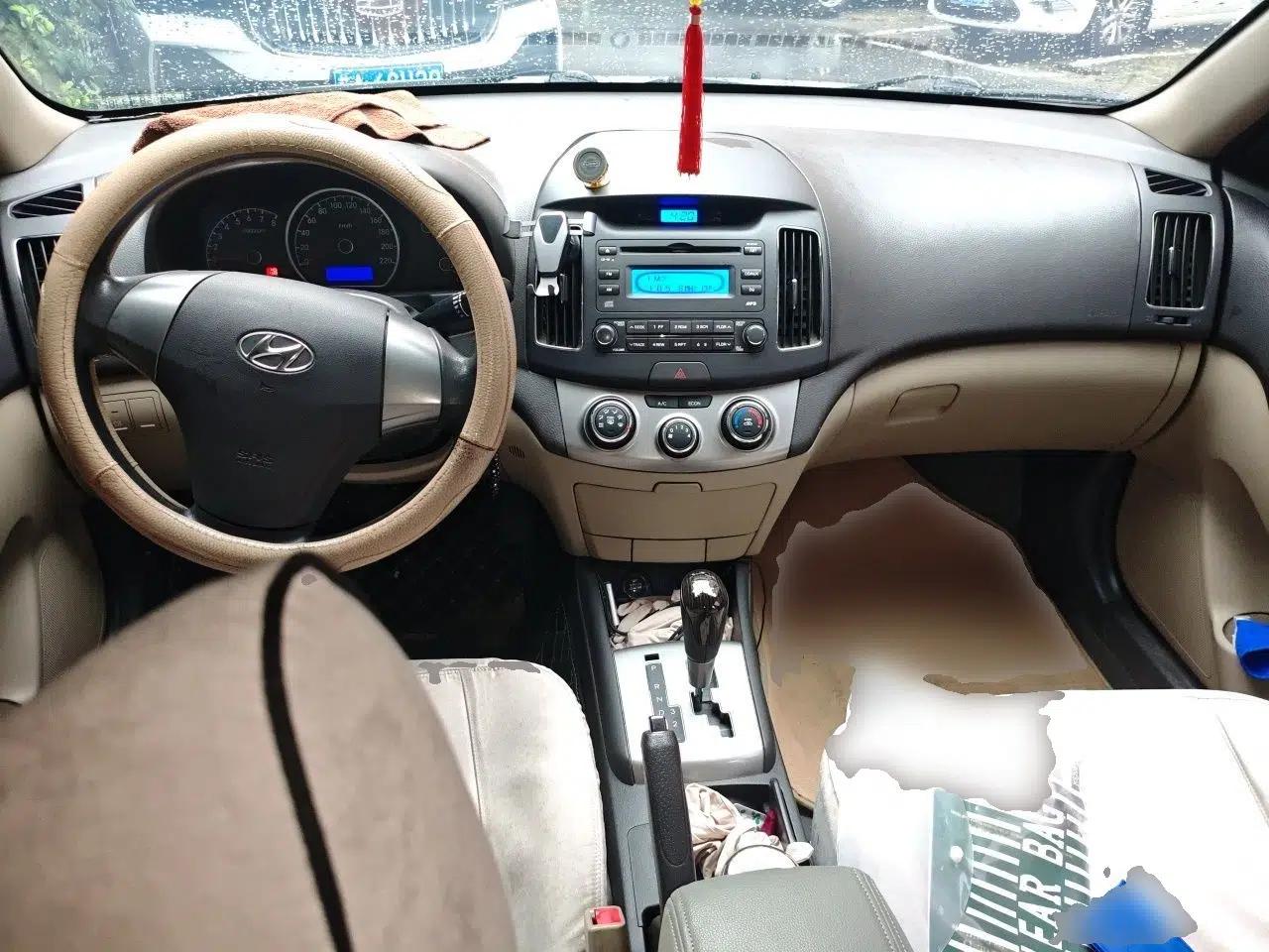 Hyundai Celesta 2011 1.6L Automatic Comfort Edition — миниатюра 9