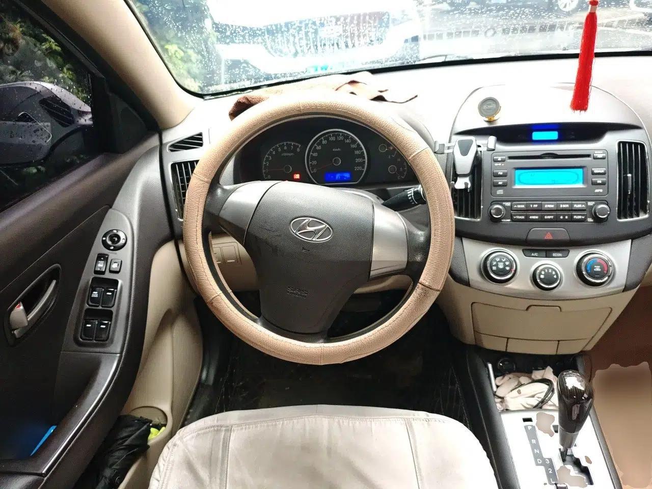 Hyundai Celesta 2011 1.6L Automatic Comfort Edition — миниатюра 10