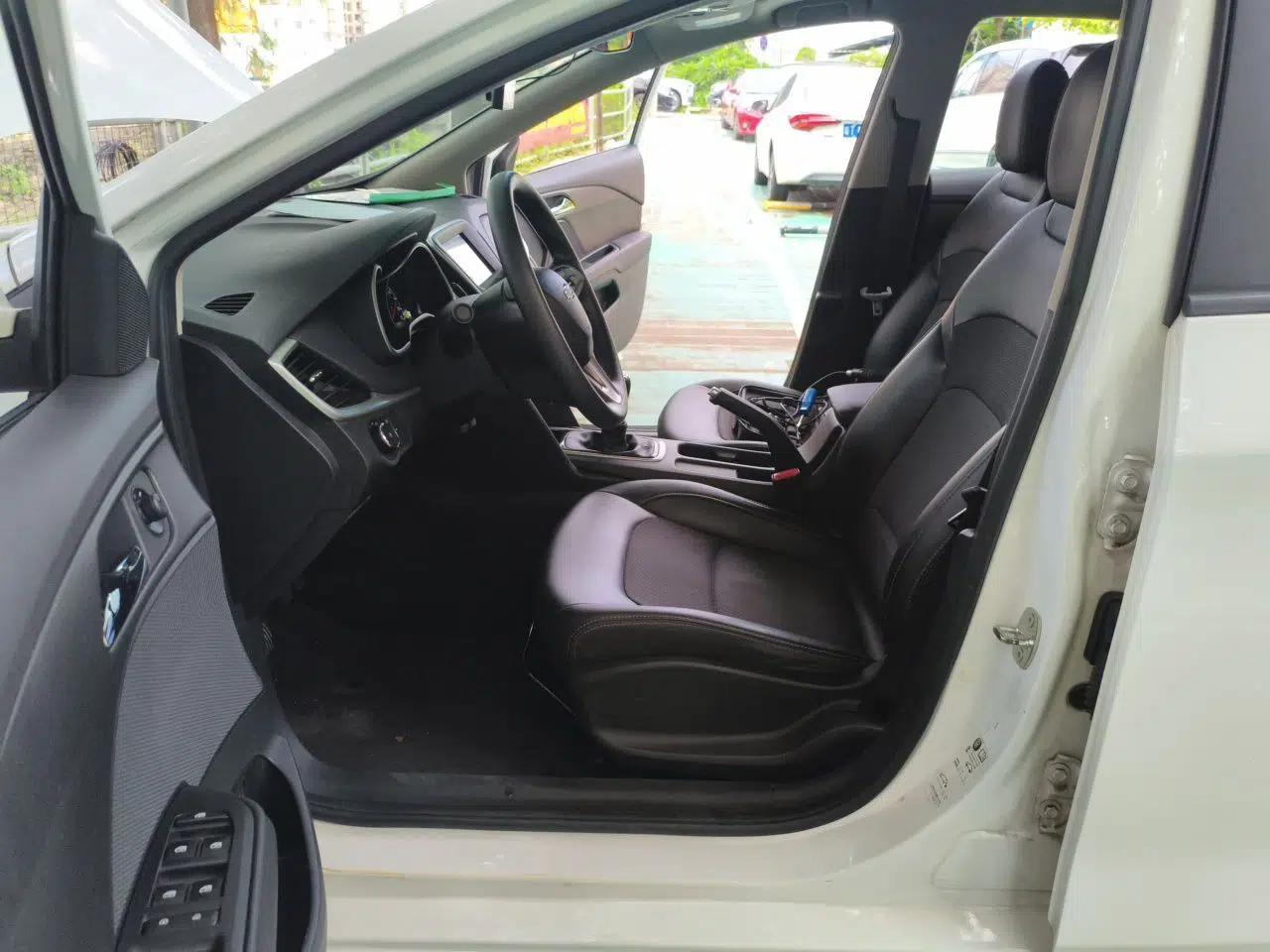 Chevrolet Cavalier 2016 1.5L Manual Xinyue Edition — миниатюра 15
