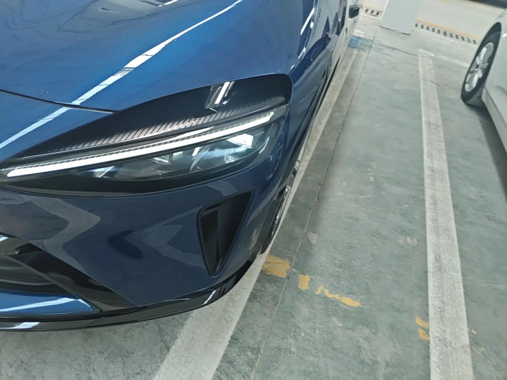 Xiaomi Auto YU7 2025 Ultra-Long Range High-Performance All-Wheel-Drive Max Edition — миниатюра 8