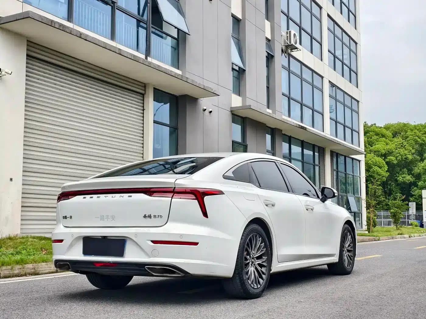 Bestune B70 2021 1.5T Automatic 15th Anniversary Edition — миниатюра 3