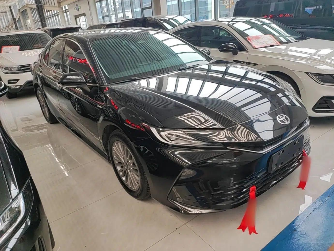 Toyota Camry 2024 Dual-Motor 2.0 HGVP Luxury Edition — миниатюра 3
