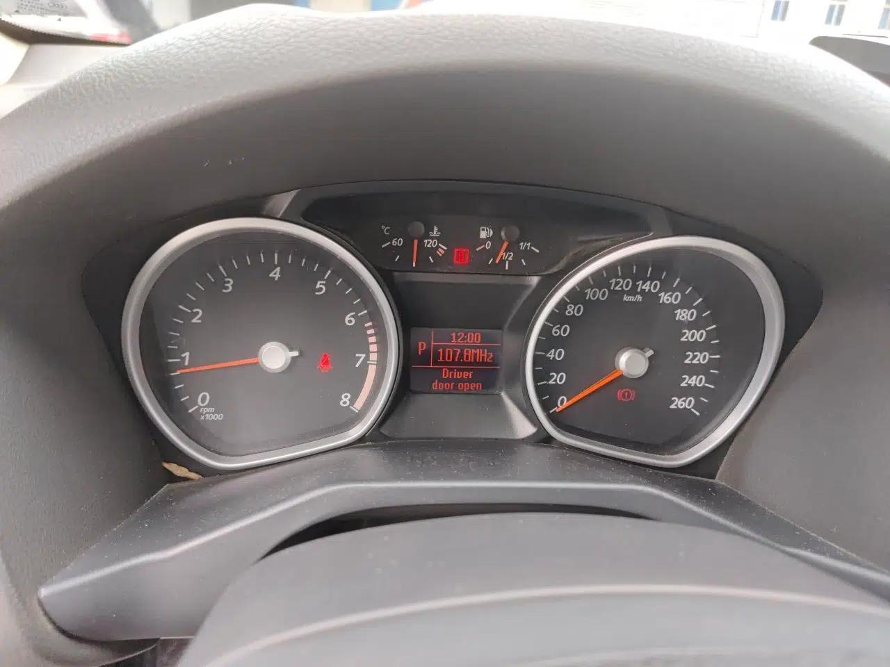 Ford Mondeo 2011 2.3L Fashion Edition — миниатюра 11