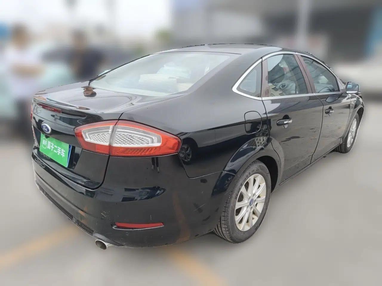 Ford Mondeo 2011 2.3L Fashion Edition — миниатюра 6