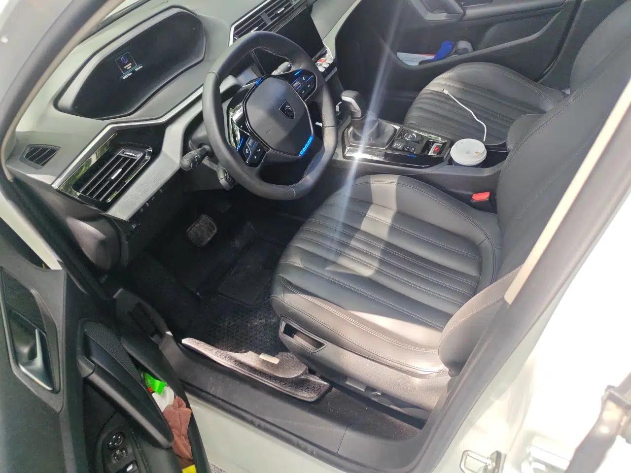 Peugeot 408 2022 1.6T Light-Chasing Edition — миниатюра 14
