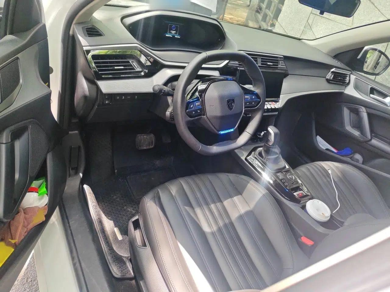 Peugeot 408 2022 1.6T Light-Chasing Edition — миниатюра 18