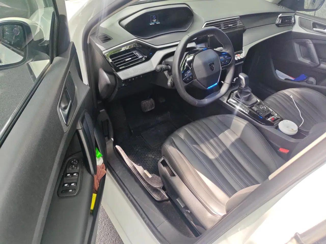 Peugeot 408 2022 1.6T Light-Chasing Edition — миниатюра 19