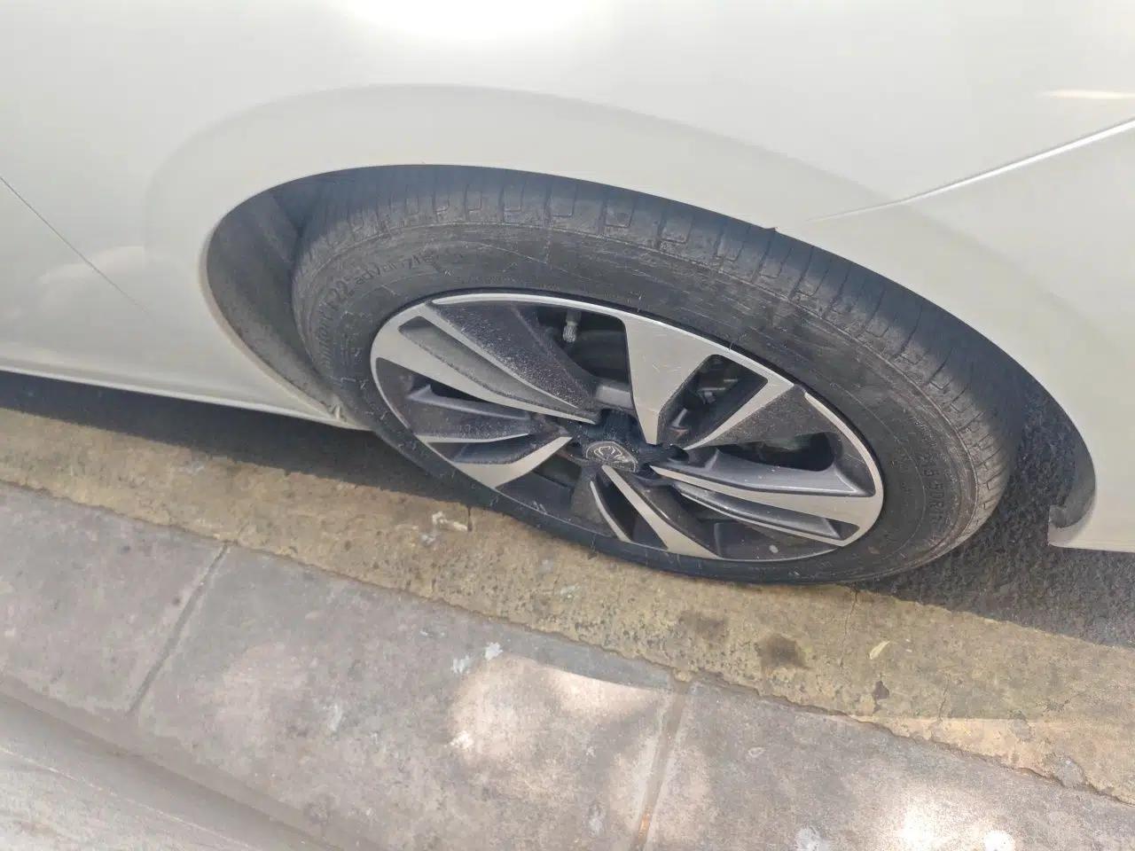 Peugeot 408 2022 1.6T Light-Chasing Edition — миниатюра 8