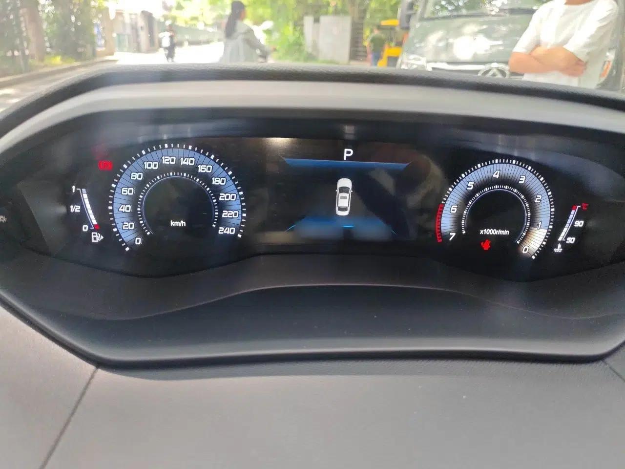 Peugeot 408 2022 1.6T Light-Chasing Edition — миниатюра 10