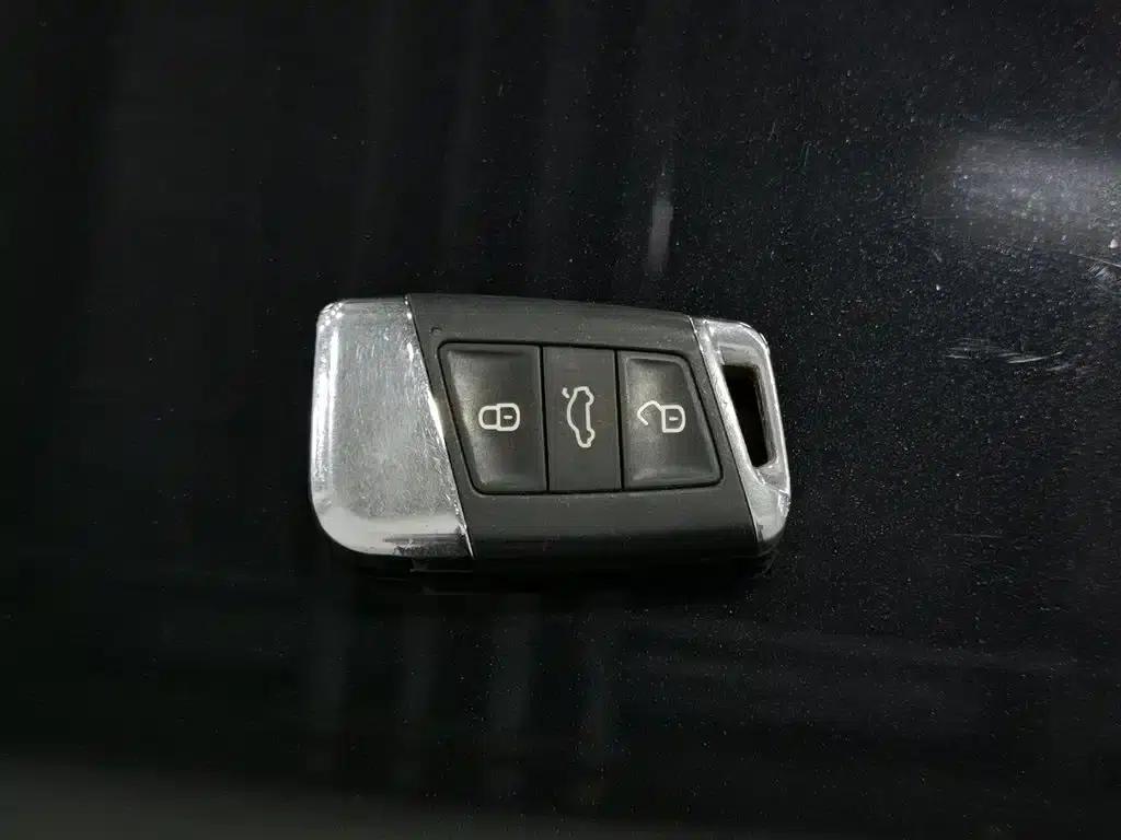 2019 Volkswagen Magotan 280TSI DSG Comfort Model (National V Emission Standard) — миниатюра 19