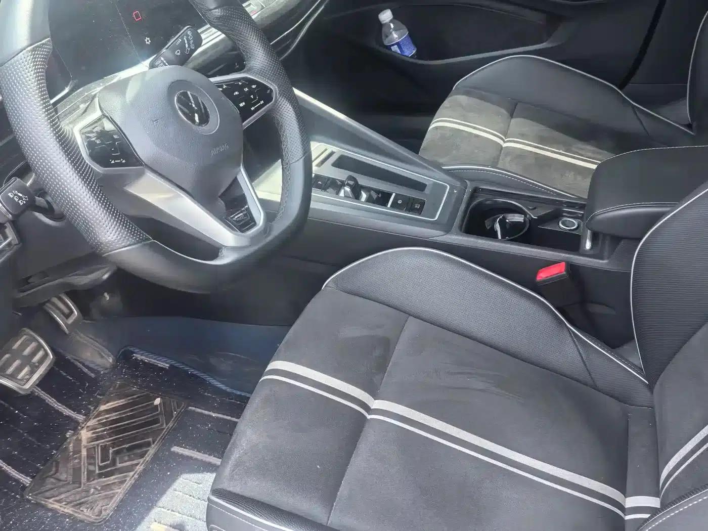 2023 Golf 280TSI DSG R-Line — миниатюра 4