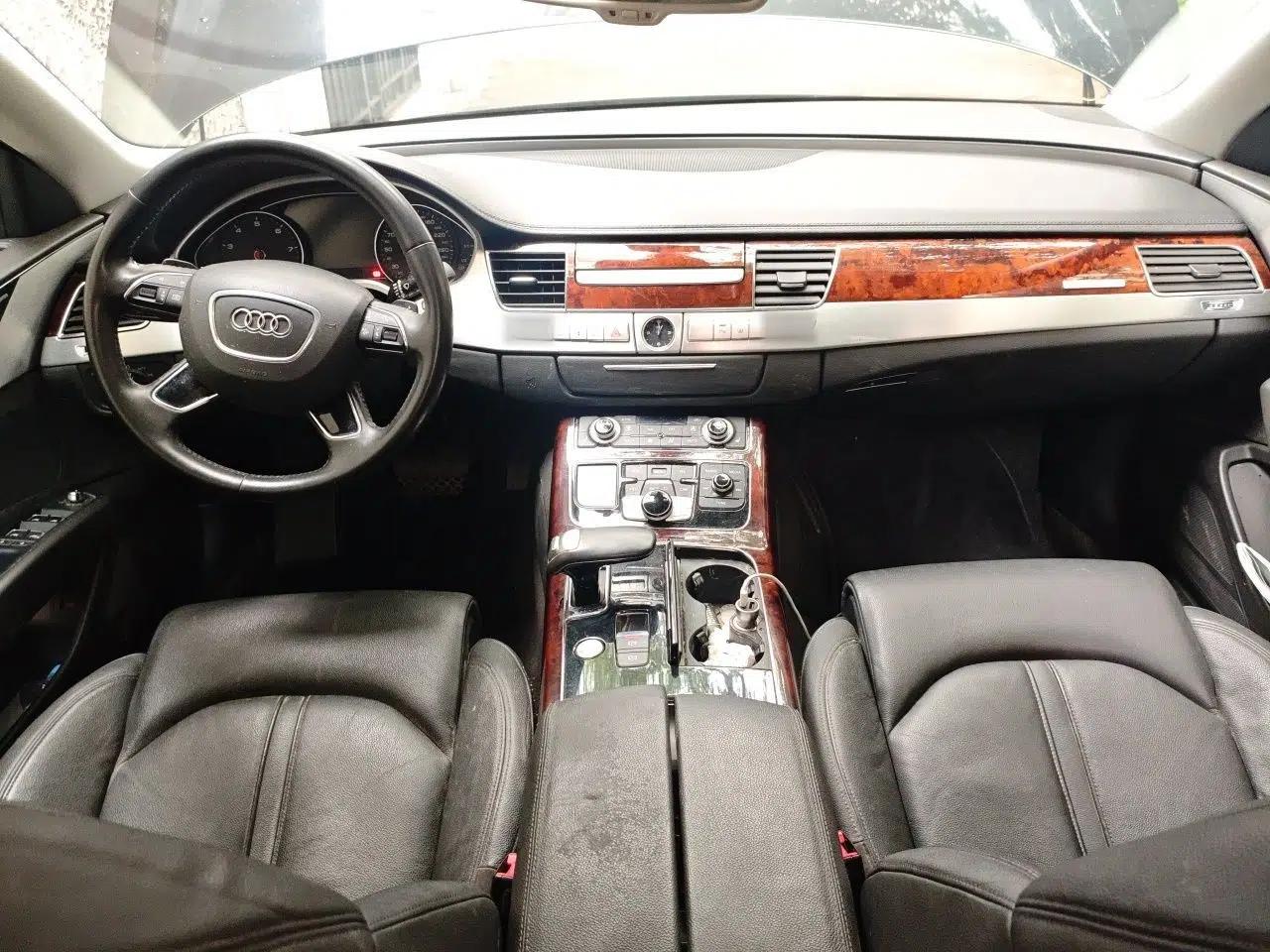 Audi A8 2013 A8L 45 TFSI quattro Comfort model — миниатюра 9