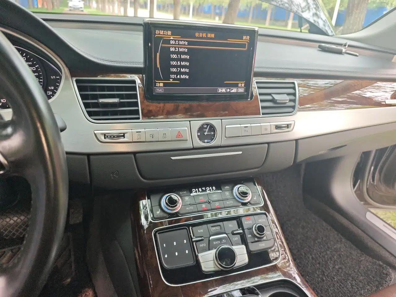 Audi A8 2016 A8L 45 TFSI quattro Comfort model — миниатюра 13