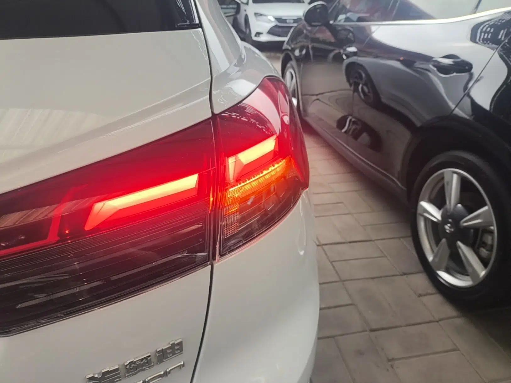 Audi Q4 e-tron 2023 40 e-tron Boundary Edition — миниатюра 9