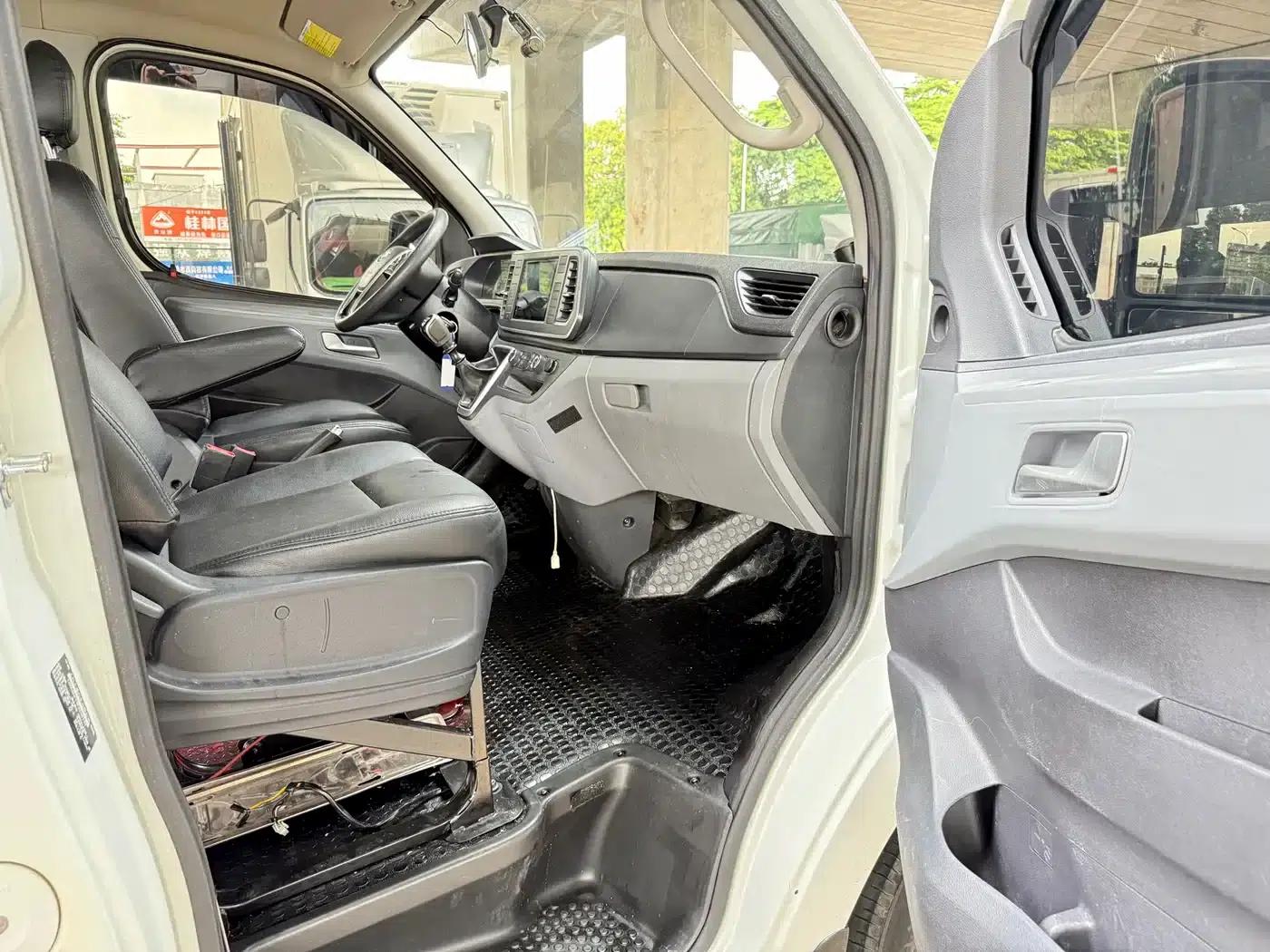 Xintu V80 2023 2.0T Manual Classic Aoyuntong Long Wheelbase Ultra-Low Roof 6/7/8/9 Seats — миниатюра 13