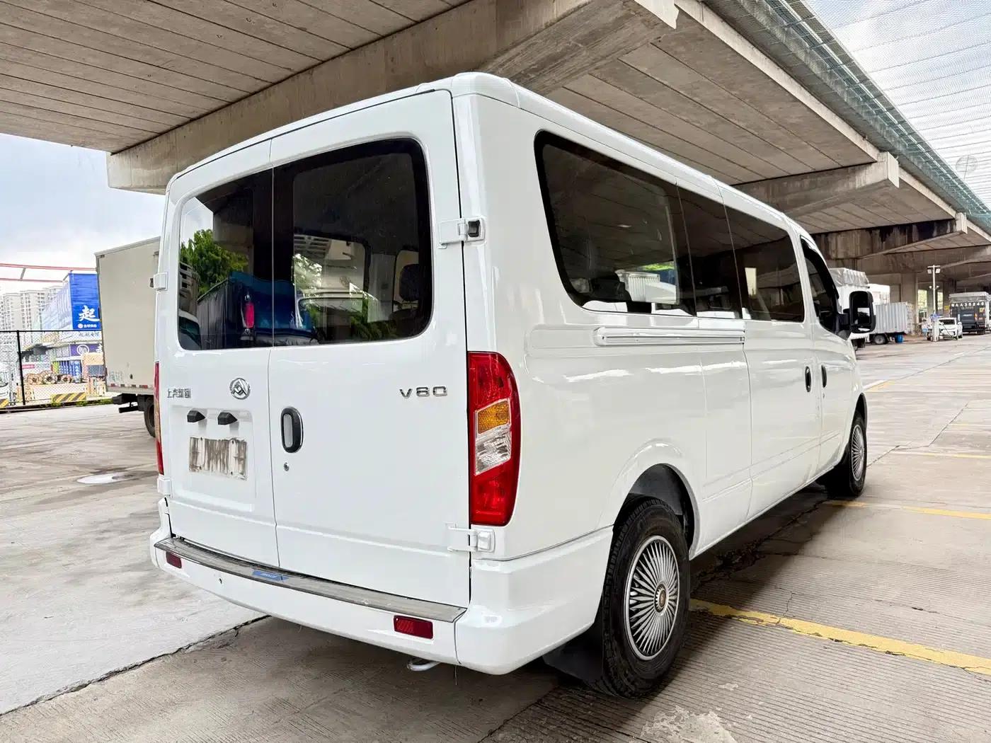 Xintu V80 2023 2.0T Manual Classic Aoyuntong Long Wheelbase Ultra-Low Roof 6/7/8/9 Seats — миниатюра 5