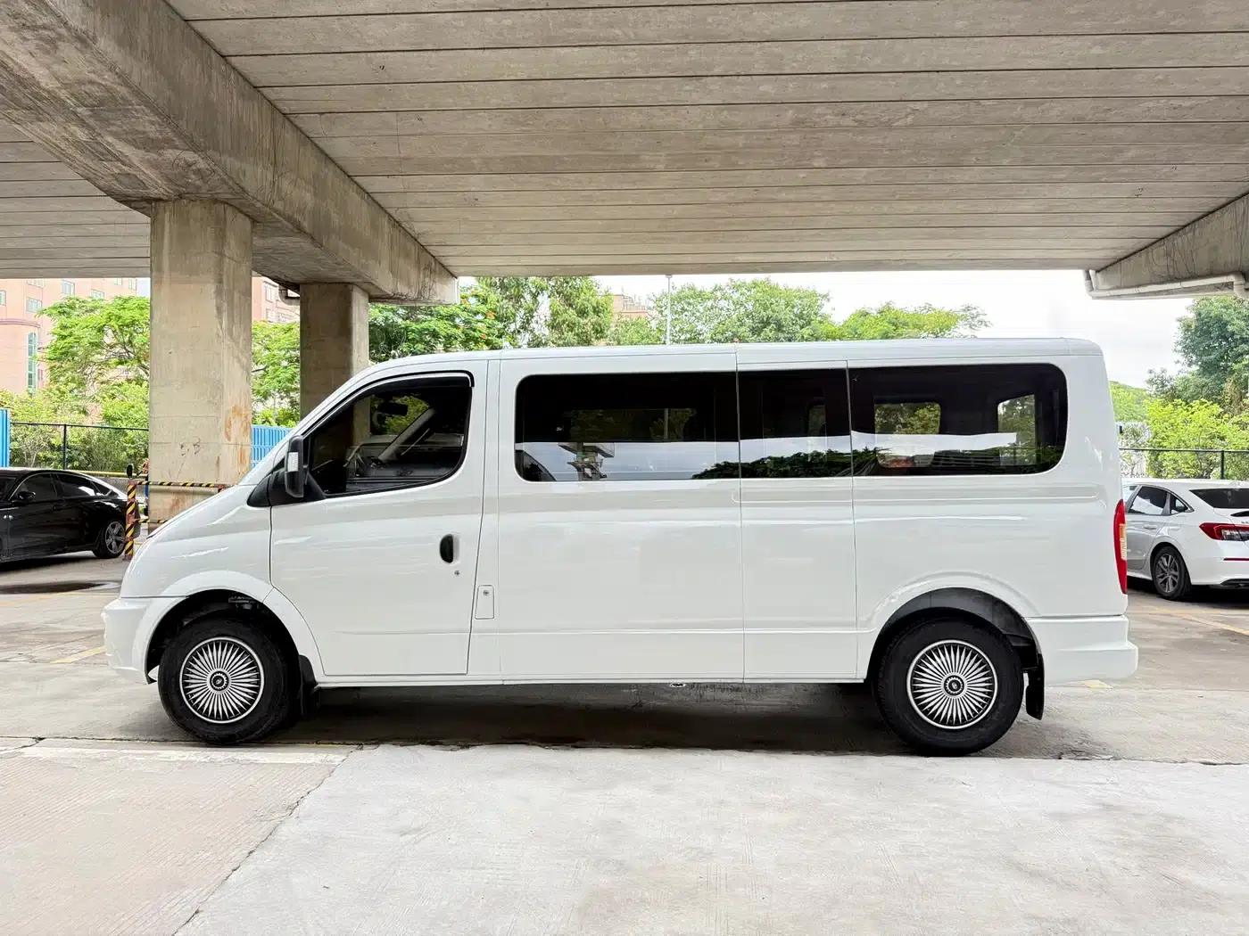 Xintu V80 2023 2.0T Manual Classic Aoyuntong Long Wheelbase Ultra-Low Roof 6/7/8/9 Seats — миниатюра 8