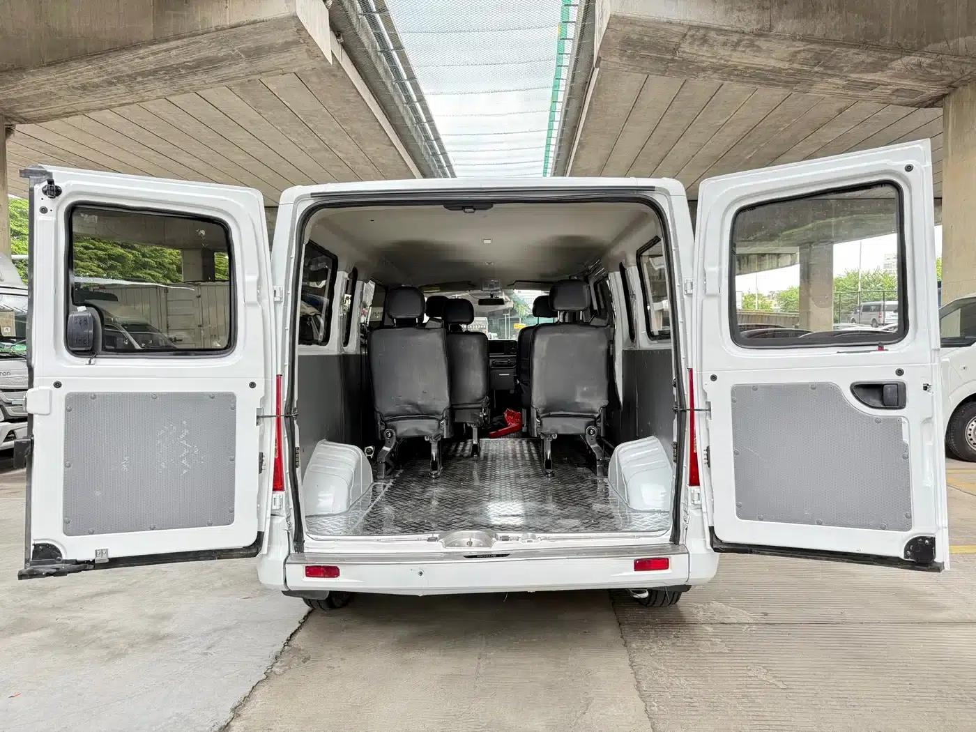 Xintu V80 2023 2.0T Manual Classic Aoyuntong Long Wheelbase Ultra-Low Roof 6/7/8/9 Seats — миниатюра 9