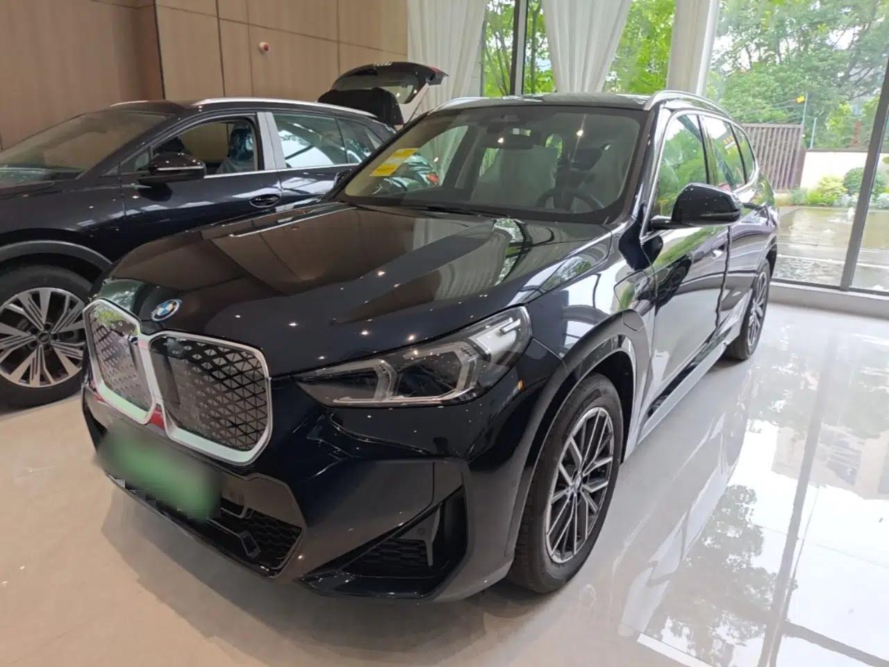 BMW iX1 2026 Model, eDrive25L X Design Package — миниатюра 1