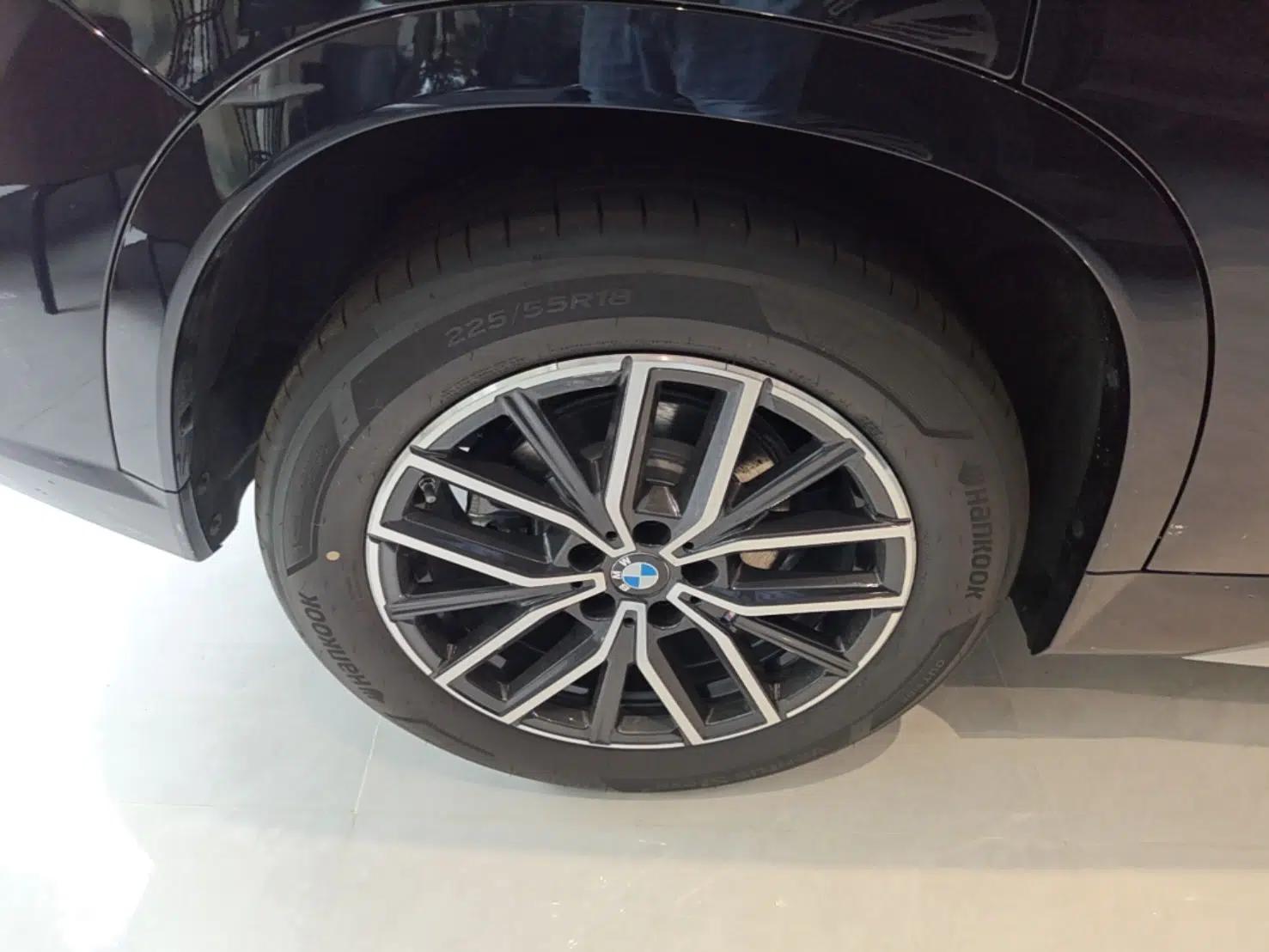 BMW iX1 2026 Model, eDrive25L X Design Package — миниатюра 11