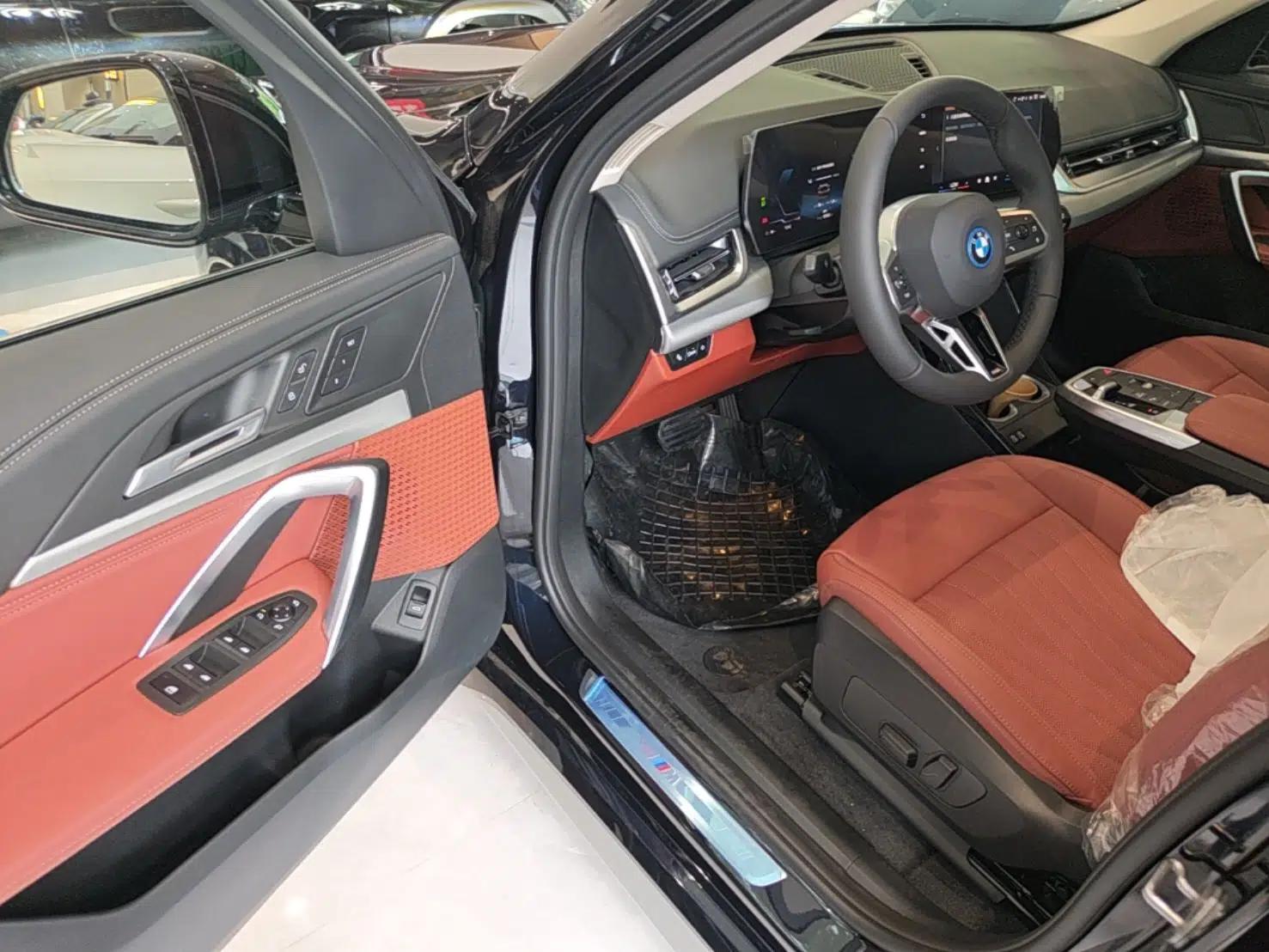 BMW iX1 2026 Model, eDrive25L X Design Package — миниатюра 18
