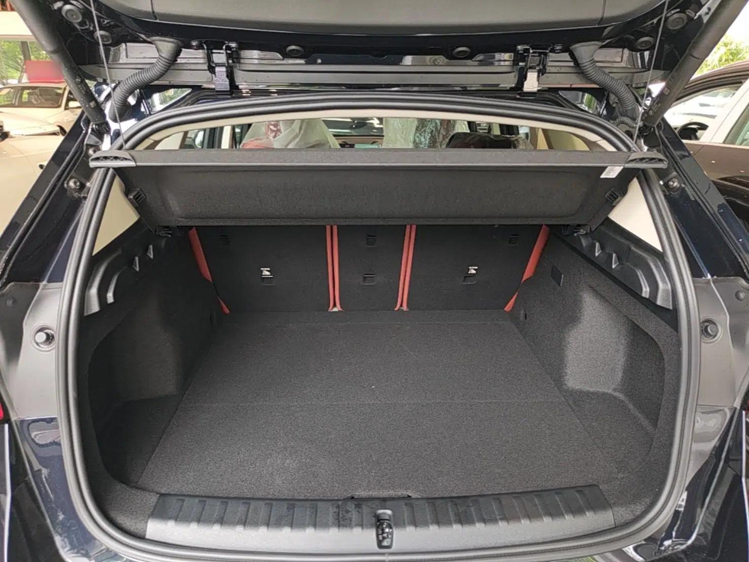 BMW iX1 2026 Model, eDrive25L X Design Package — миниатюра 22