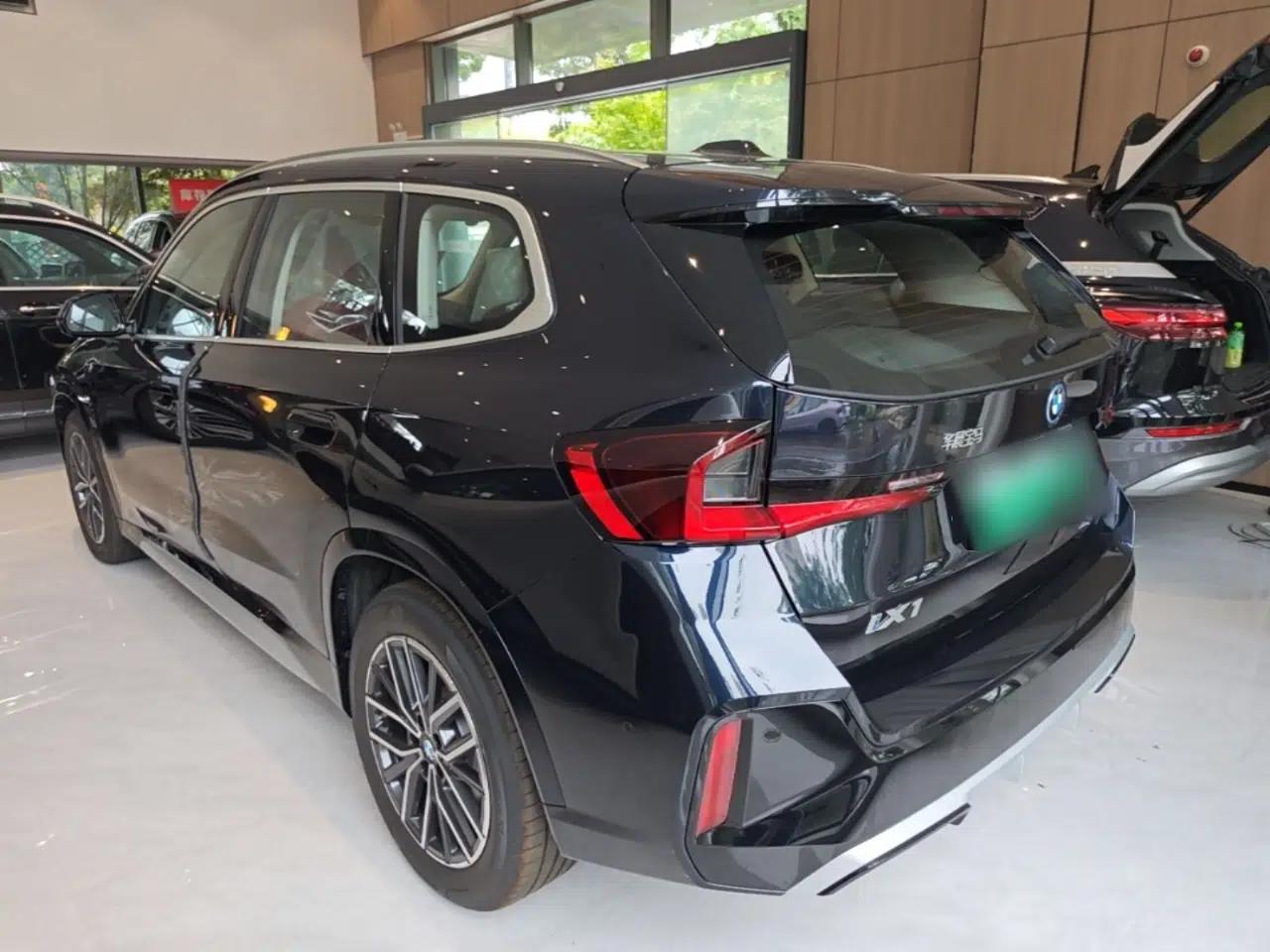 BMW iX1 2026 Model, eDrive25L X Design Package — миниатюра 4