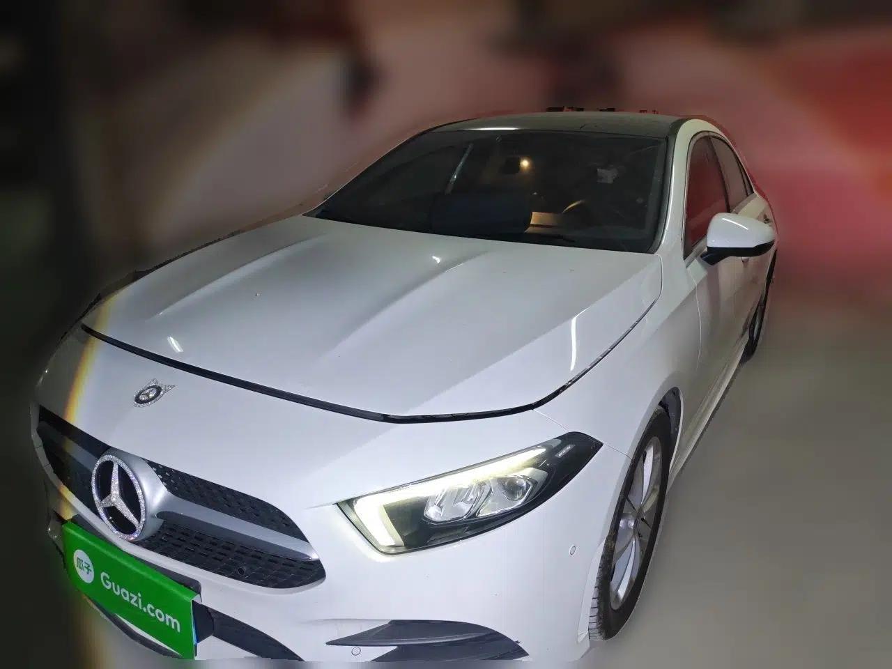 Mercedes-Benz A-Class 2020 A 200 L Sport Sedan — миниатюра 1