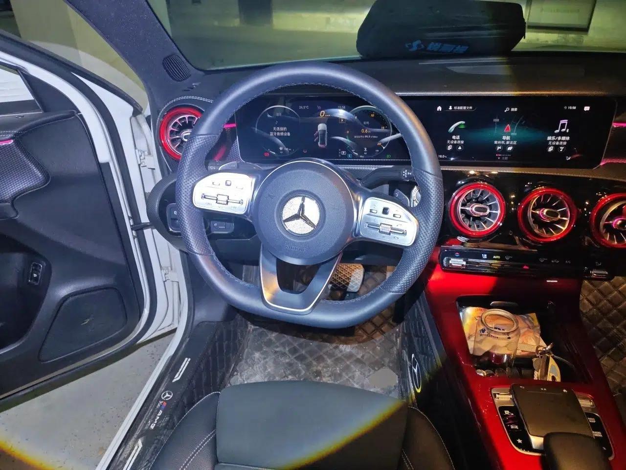 Mercedes-Benz A-Class 2020 A 200 L Sport Sedan — миниатюра 10