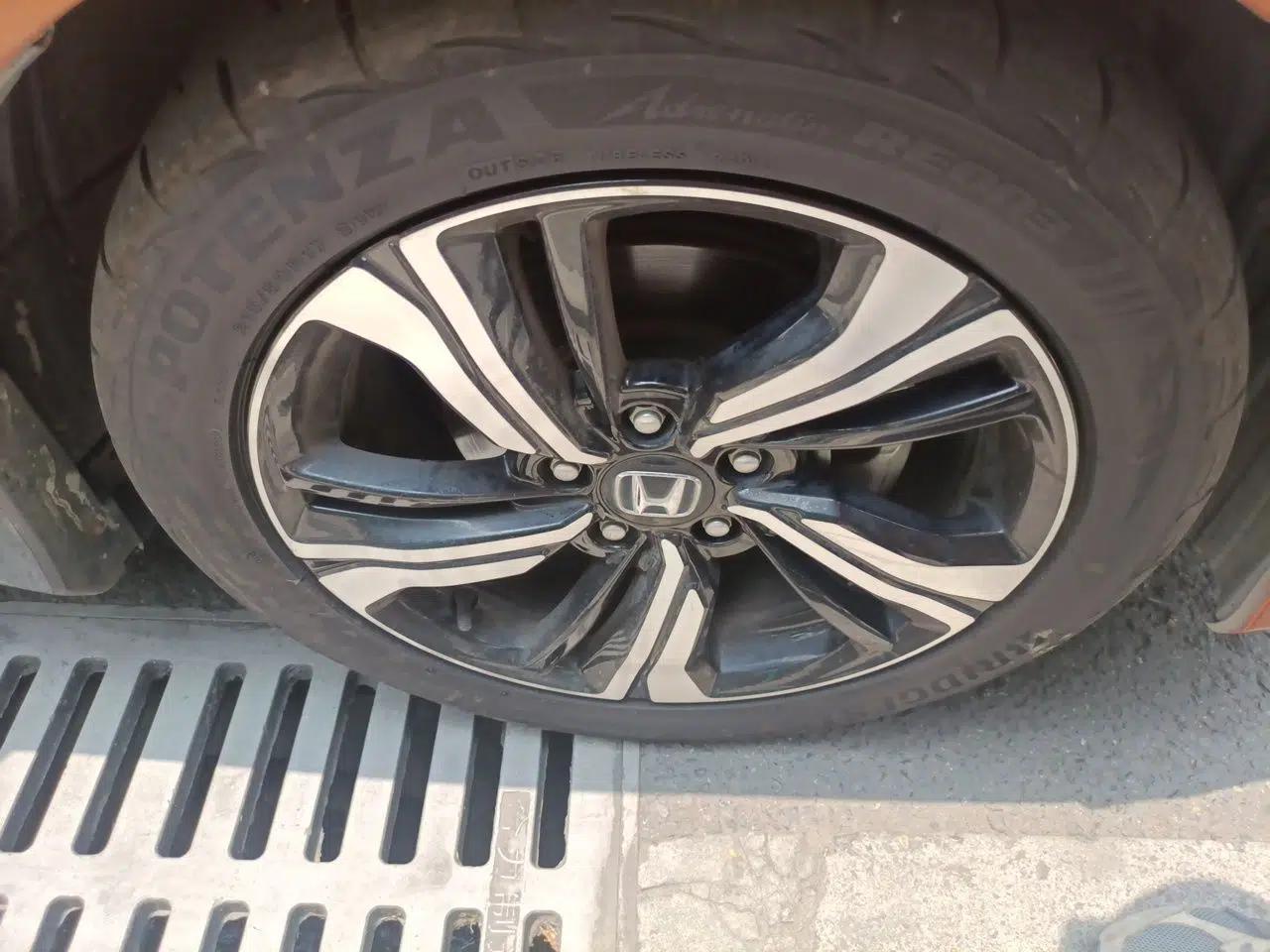 Honda Civic 2016 220TURBO CVT Prestige Edition — миниатюра 8