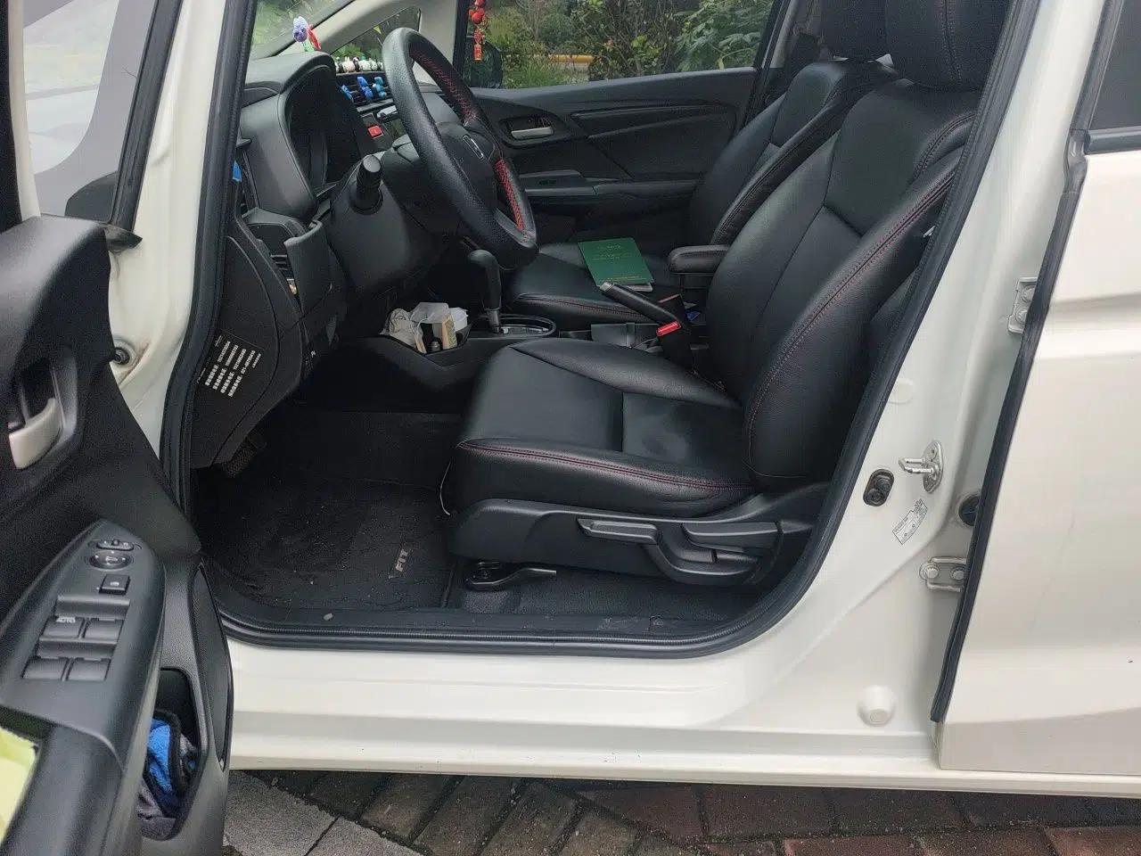 Honda Fit 2016 1.5L LXS CVT Comfort Sunroof Version — миниатюра 15