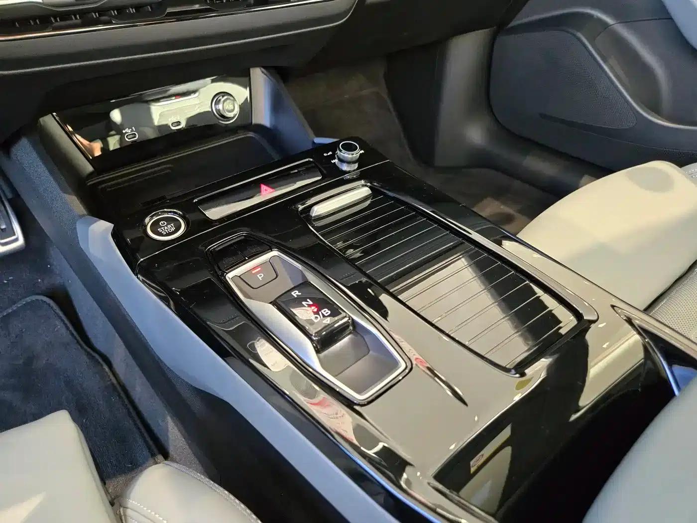 Audi A6L e-tron 2026 First Edition Qiankun Intelligent Driving Edition — миниатюра 9