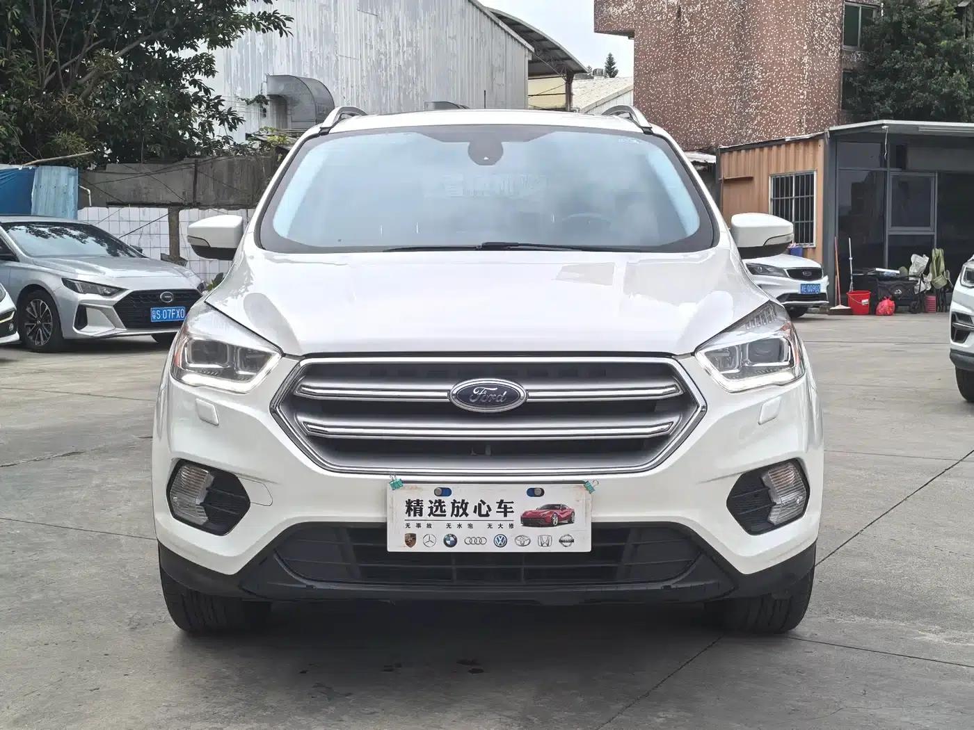 2017 Ford Kuga EcoBoost 245 AWD Luxury Edition — миниатюра 2