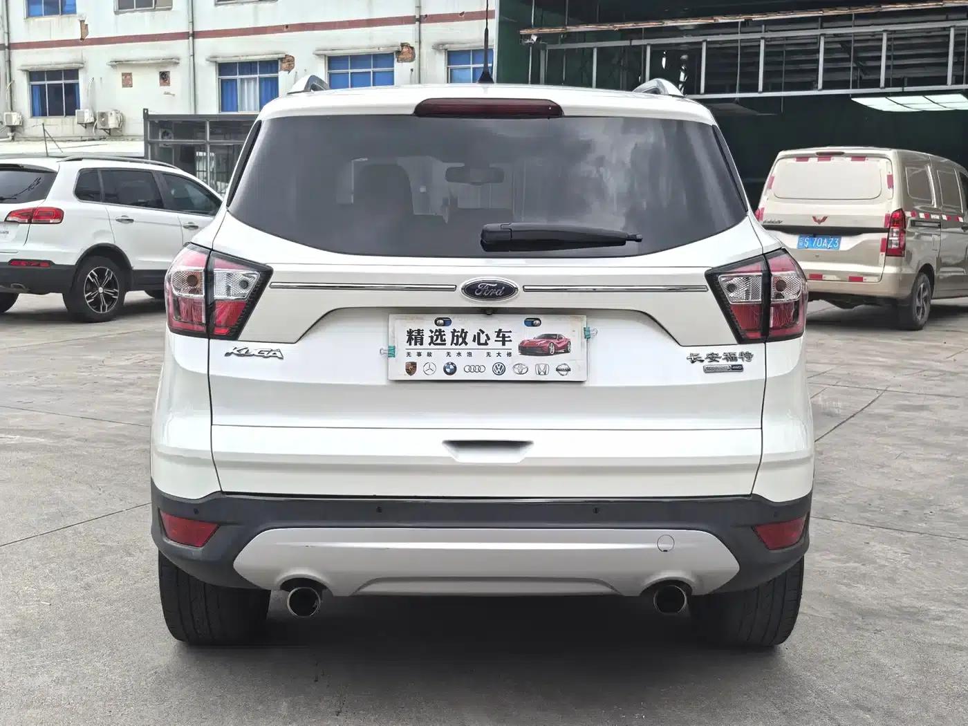 2017 Ford Kuga EcoBoost 245 AWD Luxury Edition — миниатюра 5